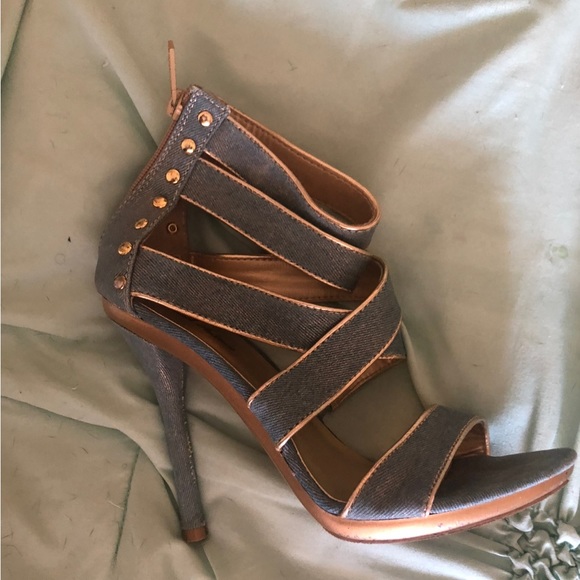 Denim - Picture 4 of 5